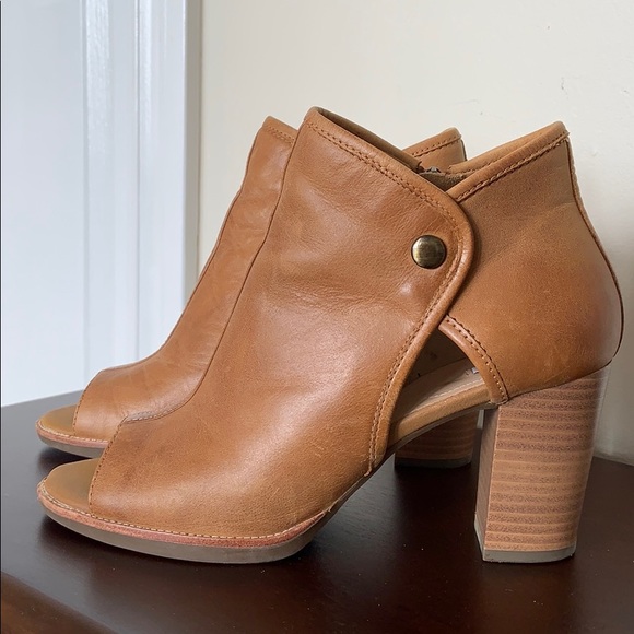 Geox Shoes - GEOX Callie Tan Leather Open Toe Ankle Boot 38